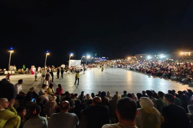 Art on the Shore Brings Free Performances to Coastal Cities
